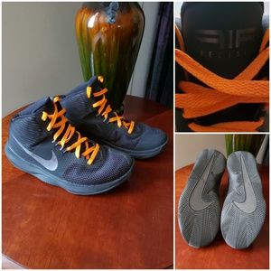 Men's Nike Air Precision basketball shoes